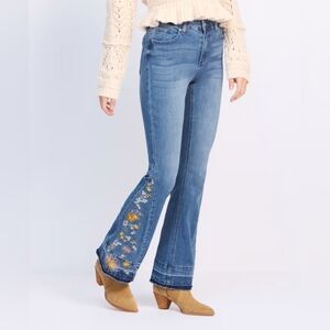 Embroidered Floral Cropped Jeans